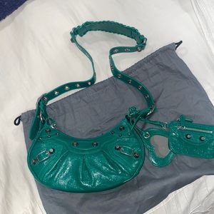 Balenciaga xs le cagole